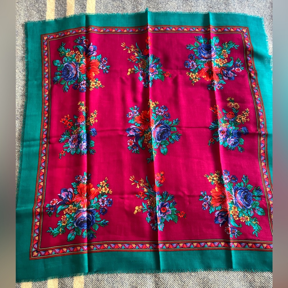 Liz Claiborne Vintage Scarf, 100% Wool, made in Japan